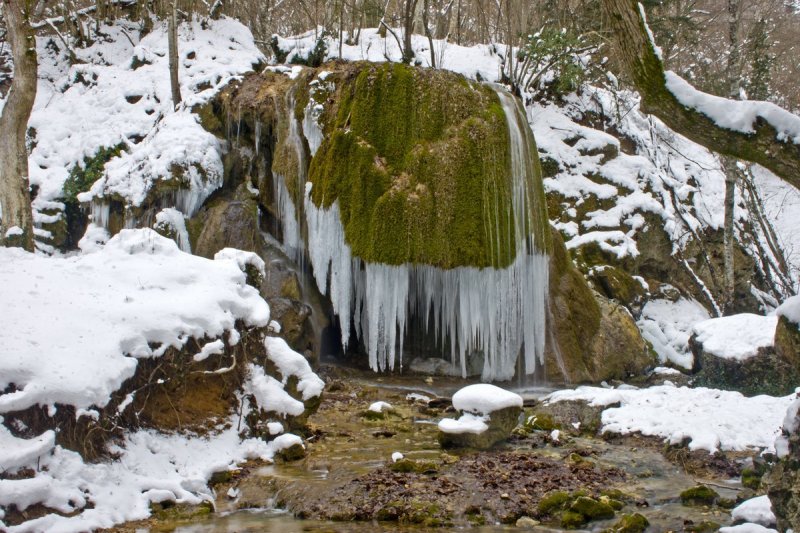 Водопад серебряные струи в Крыму после обрушения