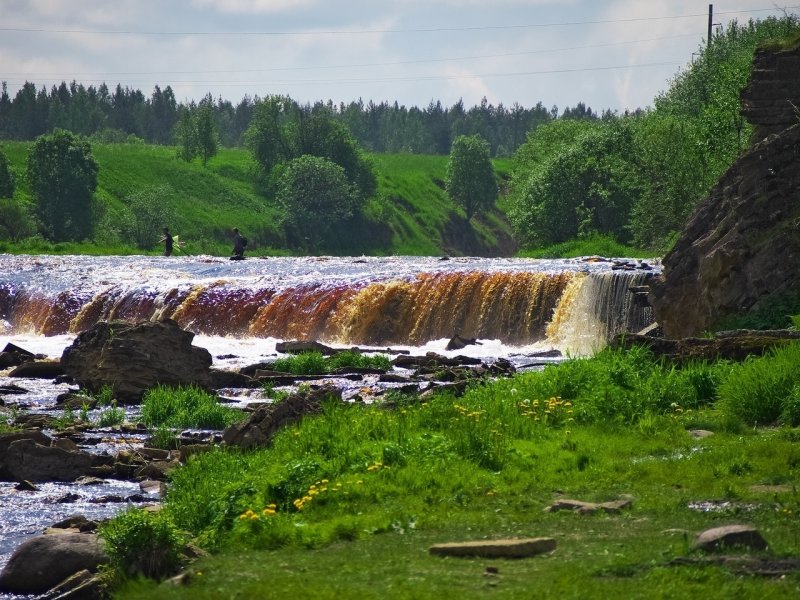 Тосненский водопад в Ленинградской области