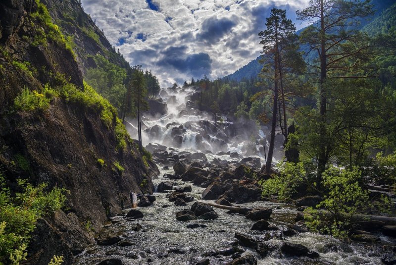 Чульчинский водопад горный Алтай