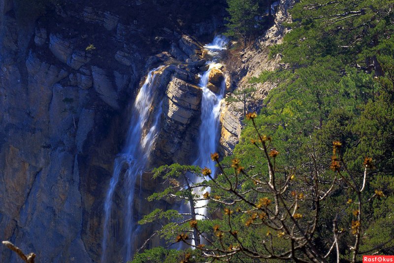Ускутские водопады скалы чёртовы ворота