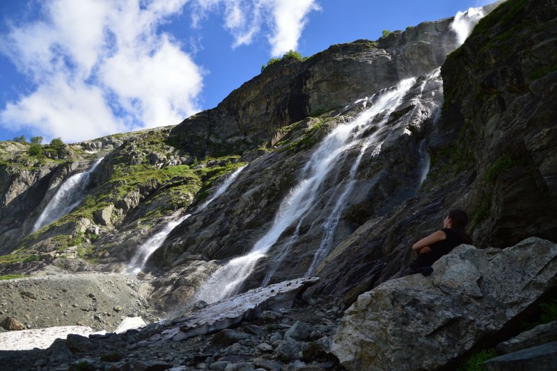 Как обойти камень на подъеме к Софийским водопадам