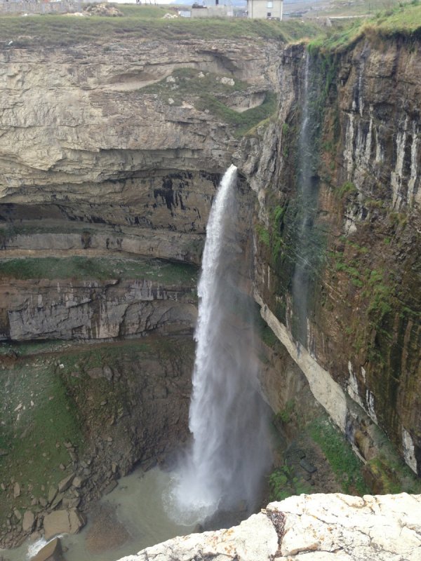 Хучнинский водопад горы