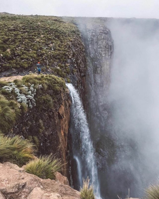 Самый высокий водопад Евразии — Тальниковый, высотой 482 метра.