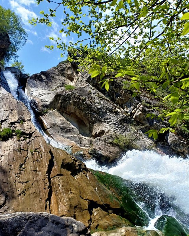Хучнинский водопад. Крепость семи братьев и одной сестры