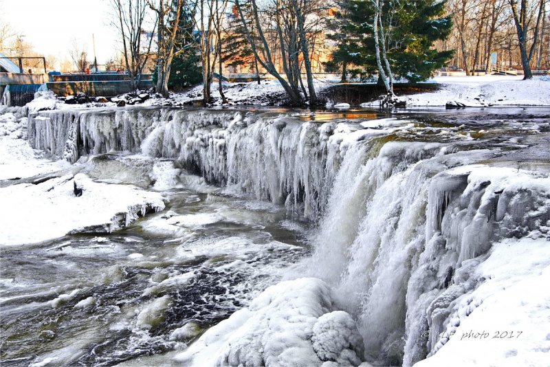 Тосненский водопад зима
