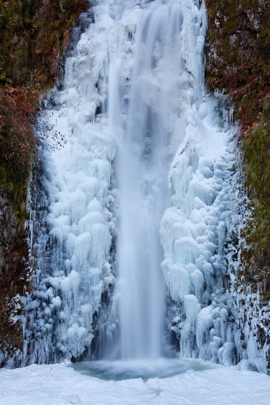 Водопад Малтнома зимой