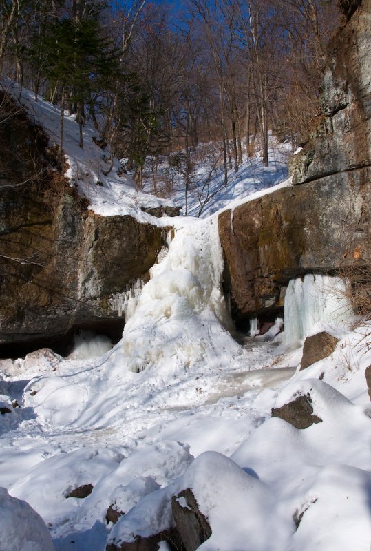 Кравцовские водопады Приморский край зимой