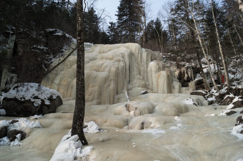 Клоковский водопад Сахалин зимой