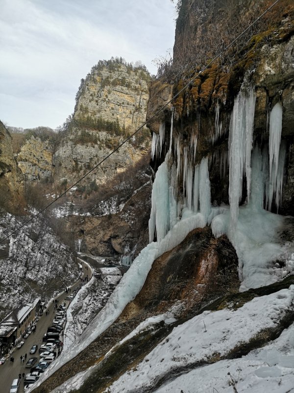 Водопад Корбу замерзший