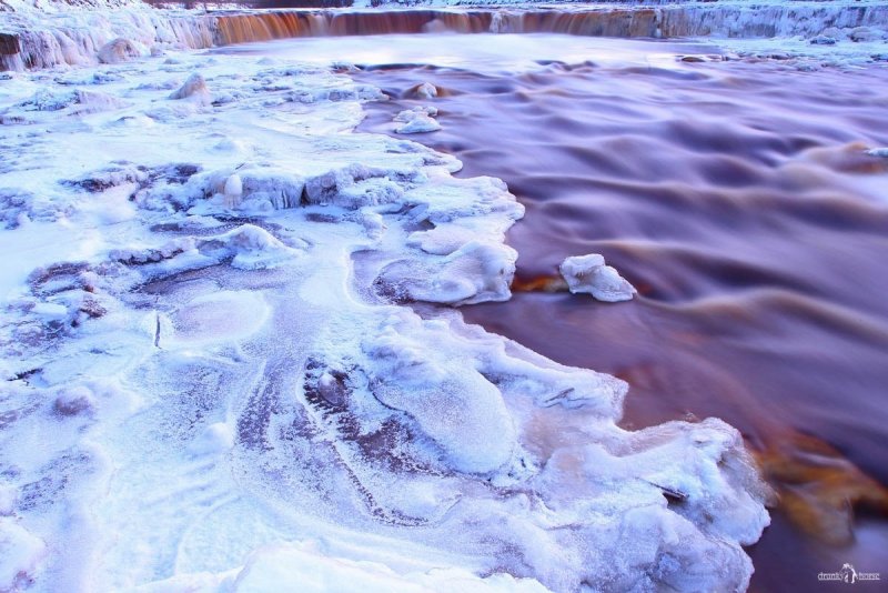 Большой Тосненский водопад зимой