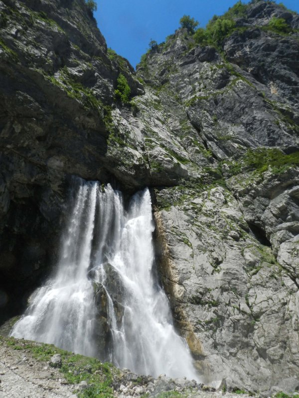 Гегский водопад ущелье