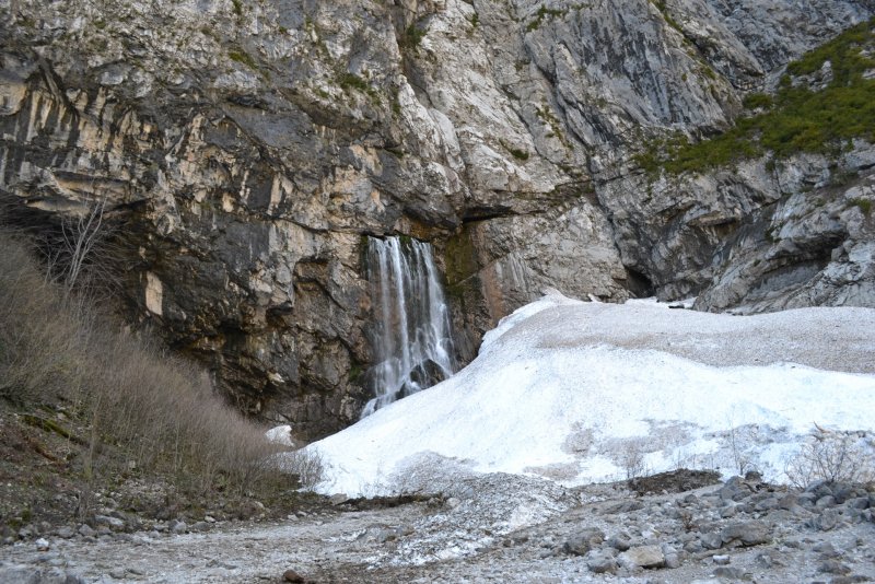 Замерший Гегский водопад