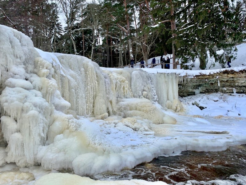 Ахвенкоски водопад зима