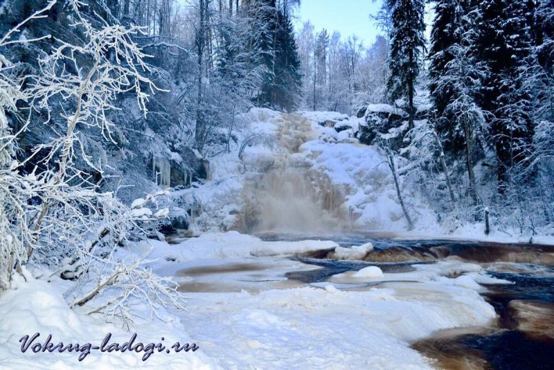 Белые мосты водопад Карелия зима
