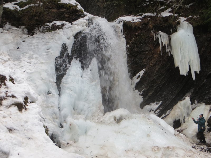 Зимний водопад по Кушвой