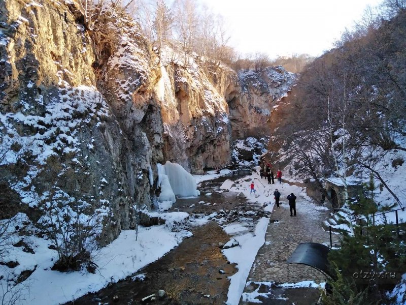 Замерзший водопад Кисловодск