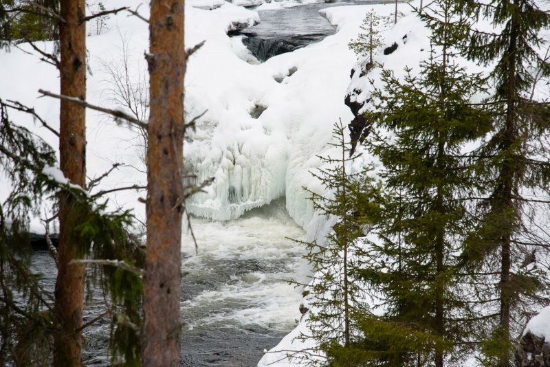 Рускеальские водопады Карелия зимой