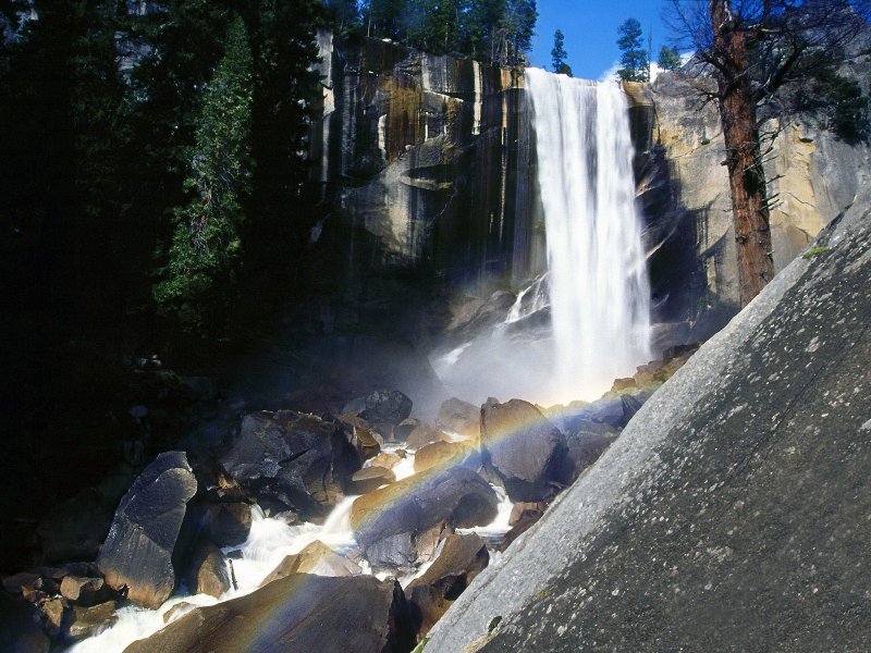 Водопад Радуга в Йосемити