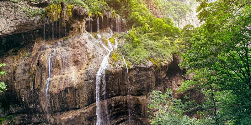 Балкарии Чегемский водопад