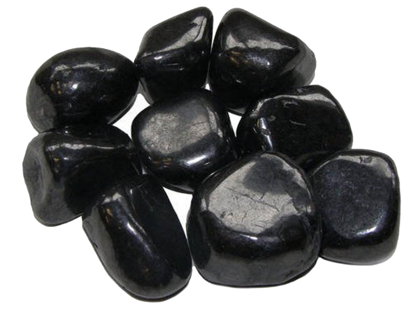 Какой камень добывают в карелии кроме шунгита. Камень черный шунгит. Серпентин черный. Шунгит необработанный. Камень талисман кровавик.