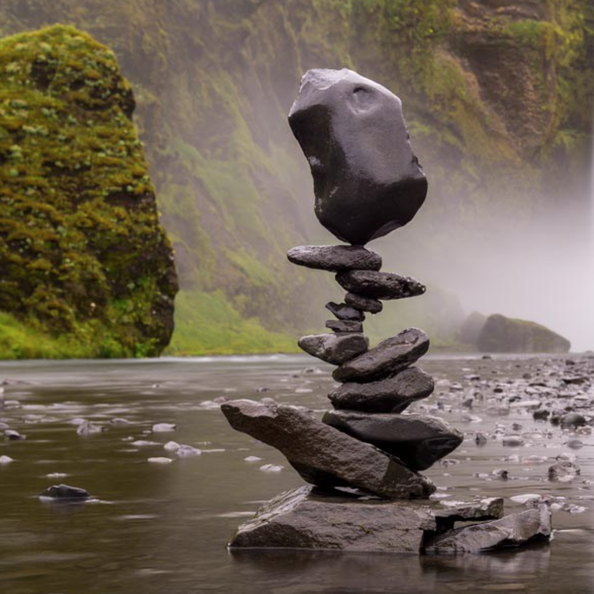 Равновесие фото. Левитирующие камни Байкала. Камни равновесие. Камень в воздухе. Природа спокойствие.
