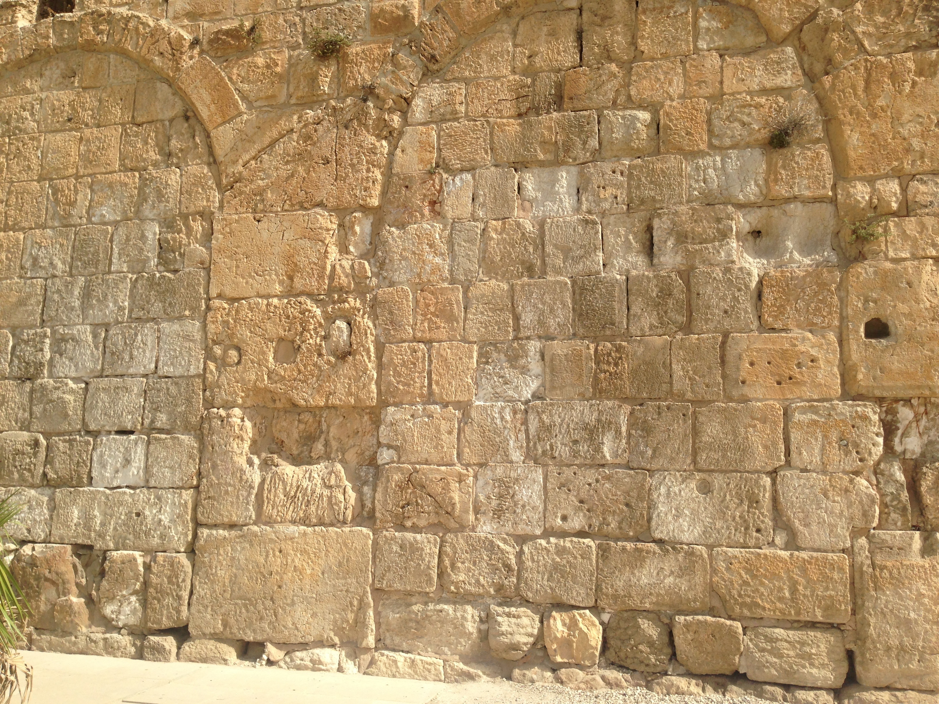Камень в израиле