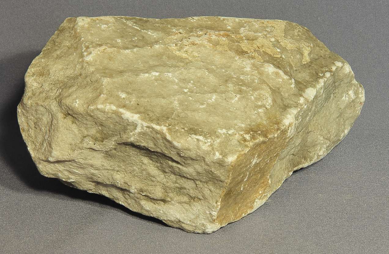 Кальцит порода. Кальцит минерал. Кальцит caco3. Кальцид камень. Кальцит известковый шпат.