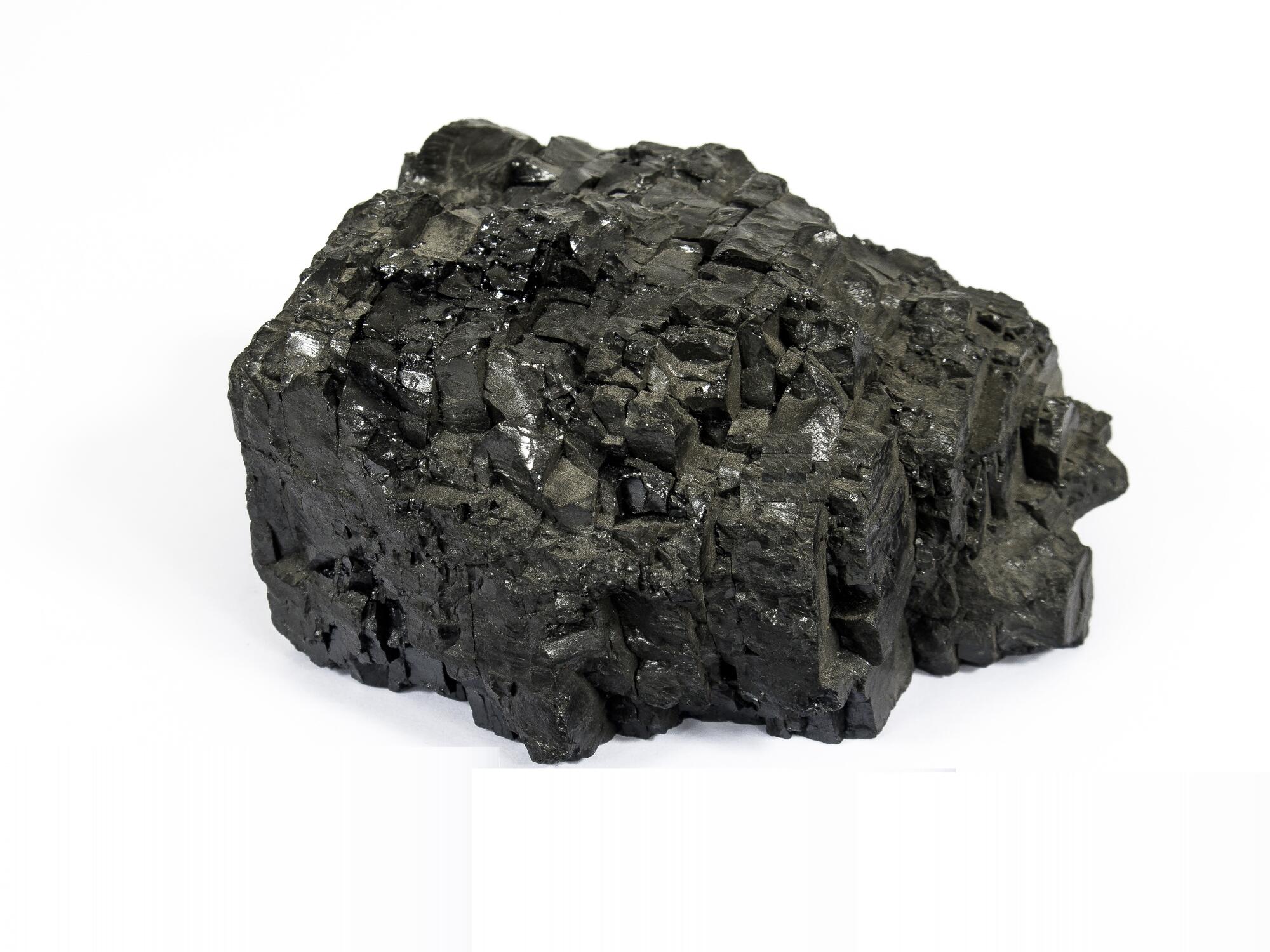 Каменный уголь интересно. Битуминозный уголь. Уголь битуминозный антрацит каменный. САМОЦВЕТ уголь. Переливчатый каменный уголь.
