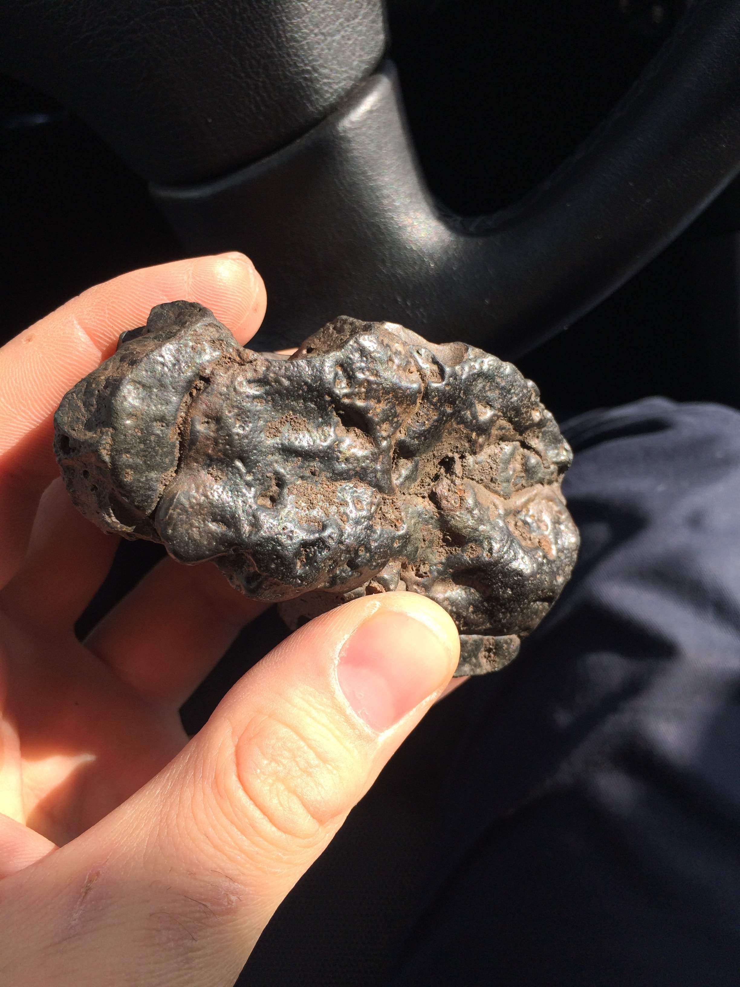 Самый древний металл. Метеорит Уилламетт. Геофит камень метеорит. Сихатеолинский метеорит. Лонсдейлит метеоритный камень.