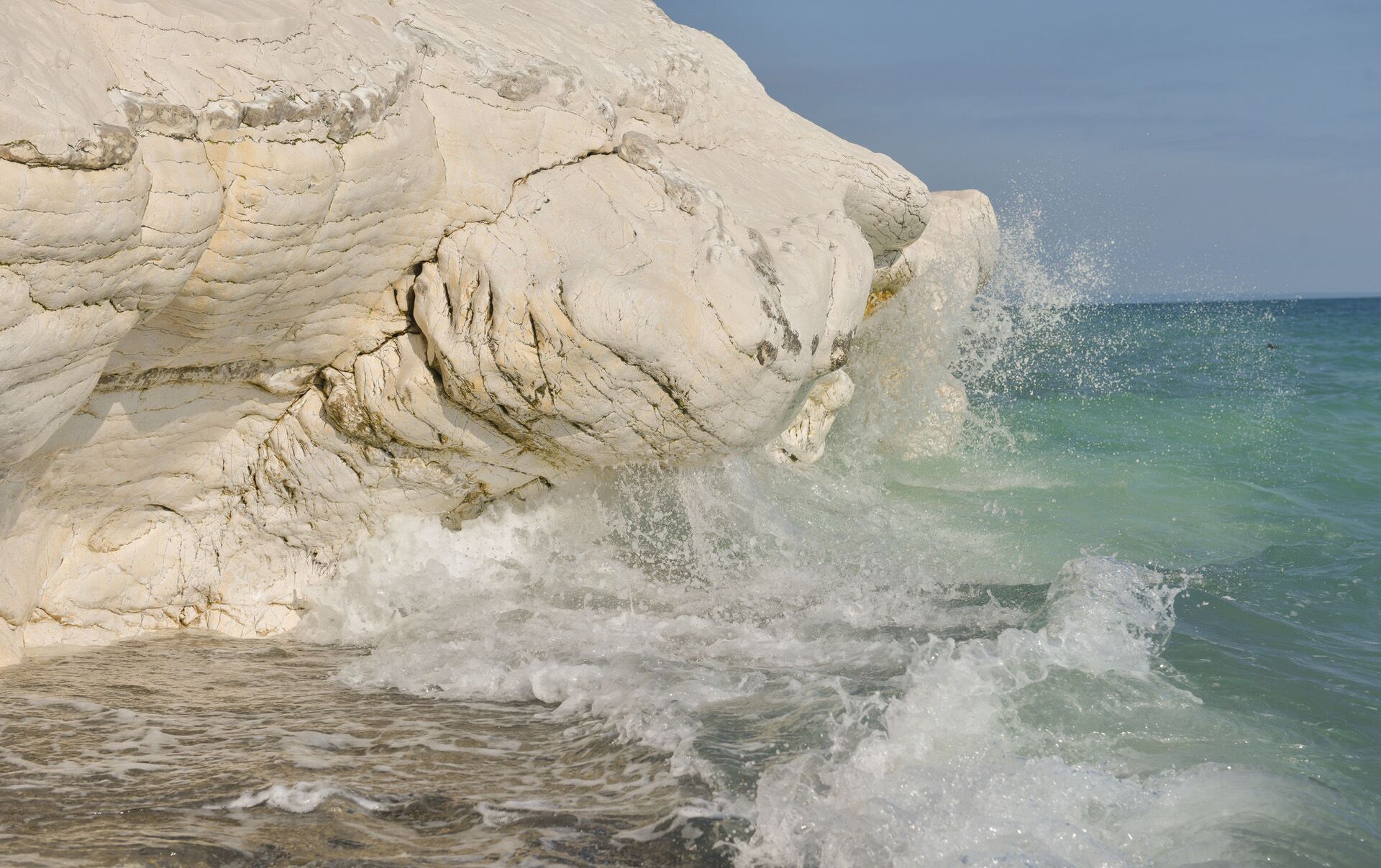 Пляж белые скалы абхазия фото