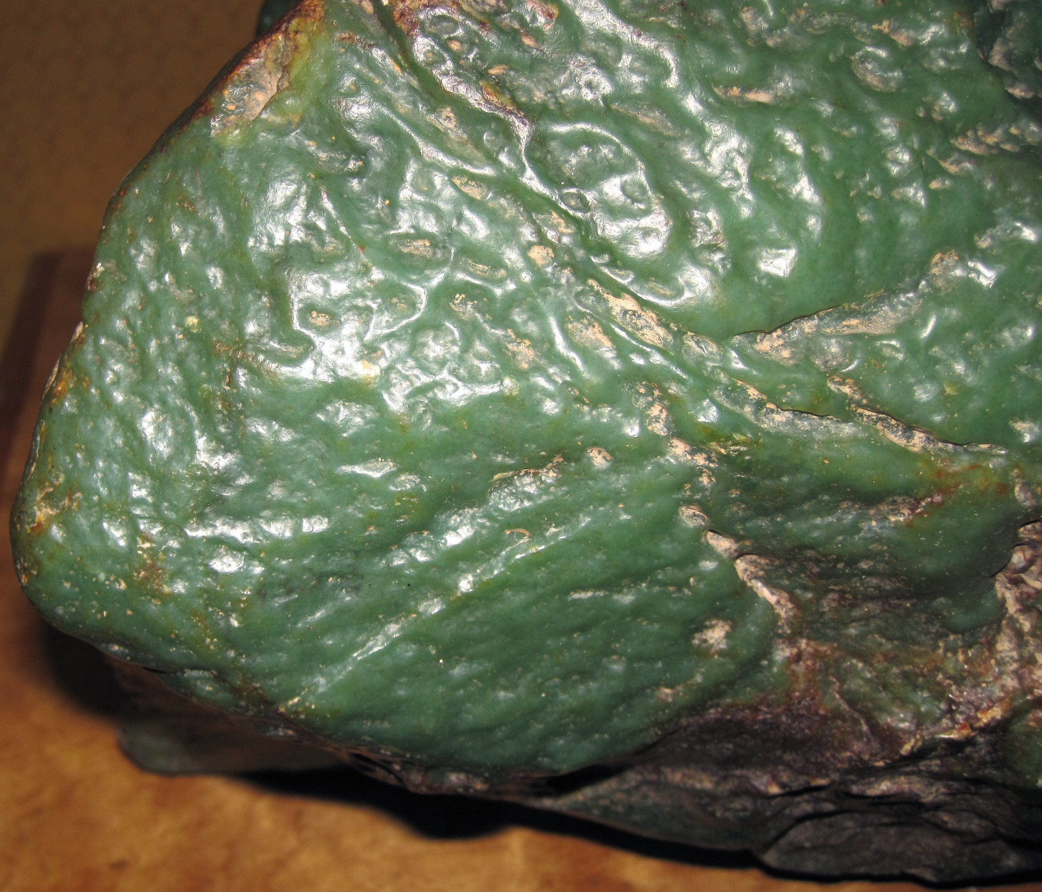 Нефрит фото камня в природе