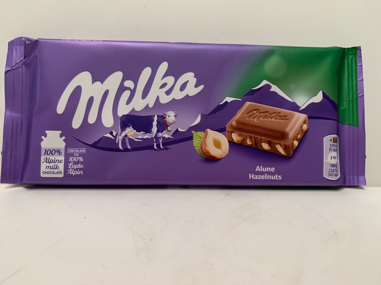 Милка ткань. Шоколад Милка. Шоколад "Milka". Шоколад Милка большая плитка. Шоколадка Милка батончик.