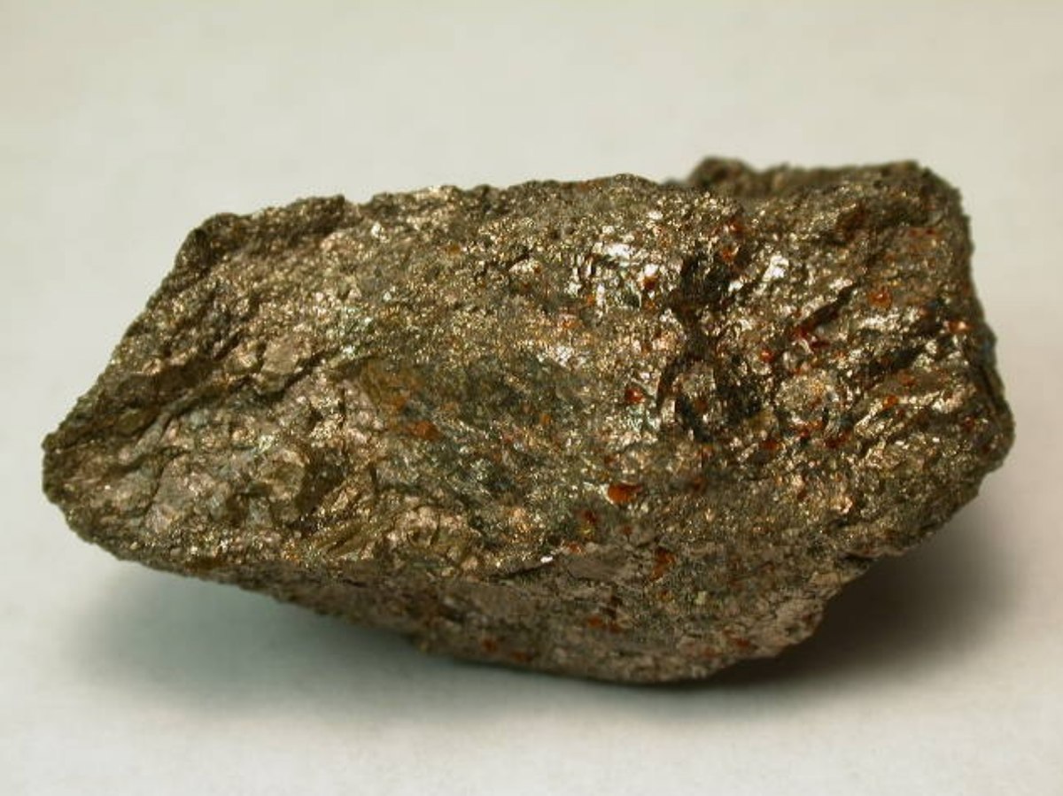 Пирротин и пентландит минерал