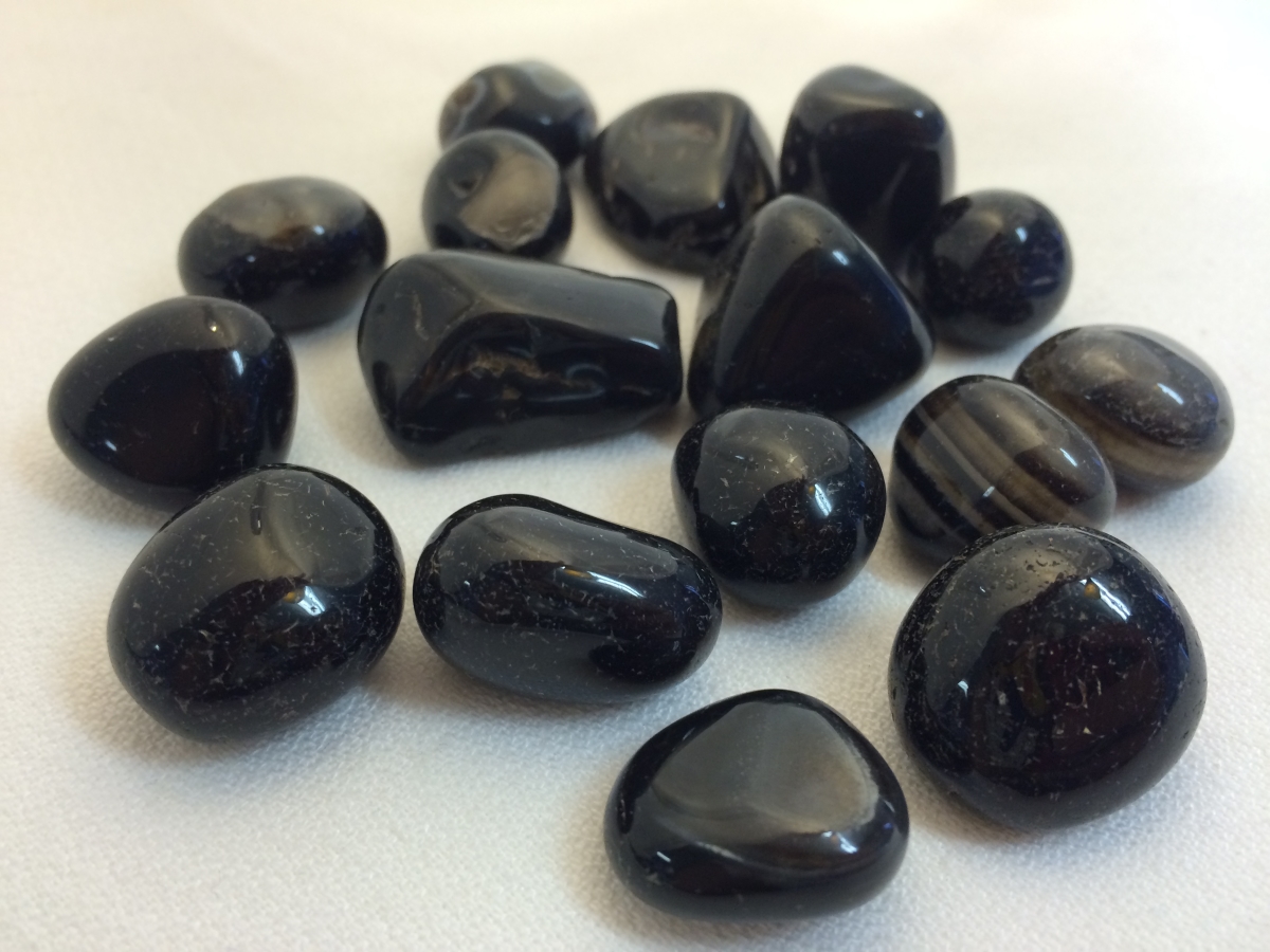 Оникс камень черный