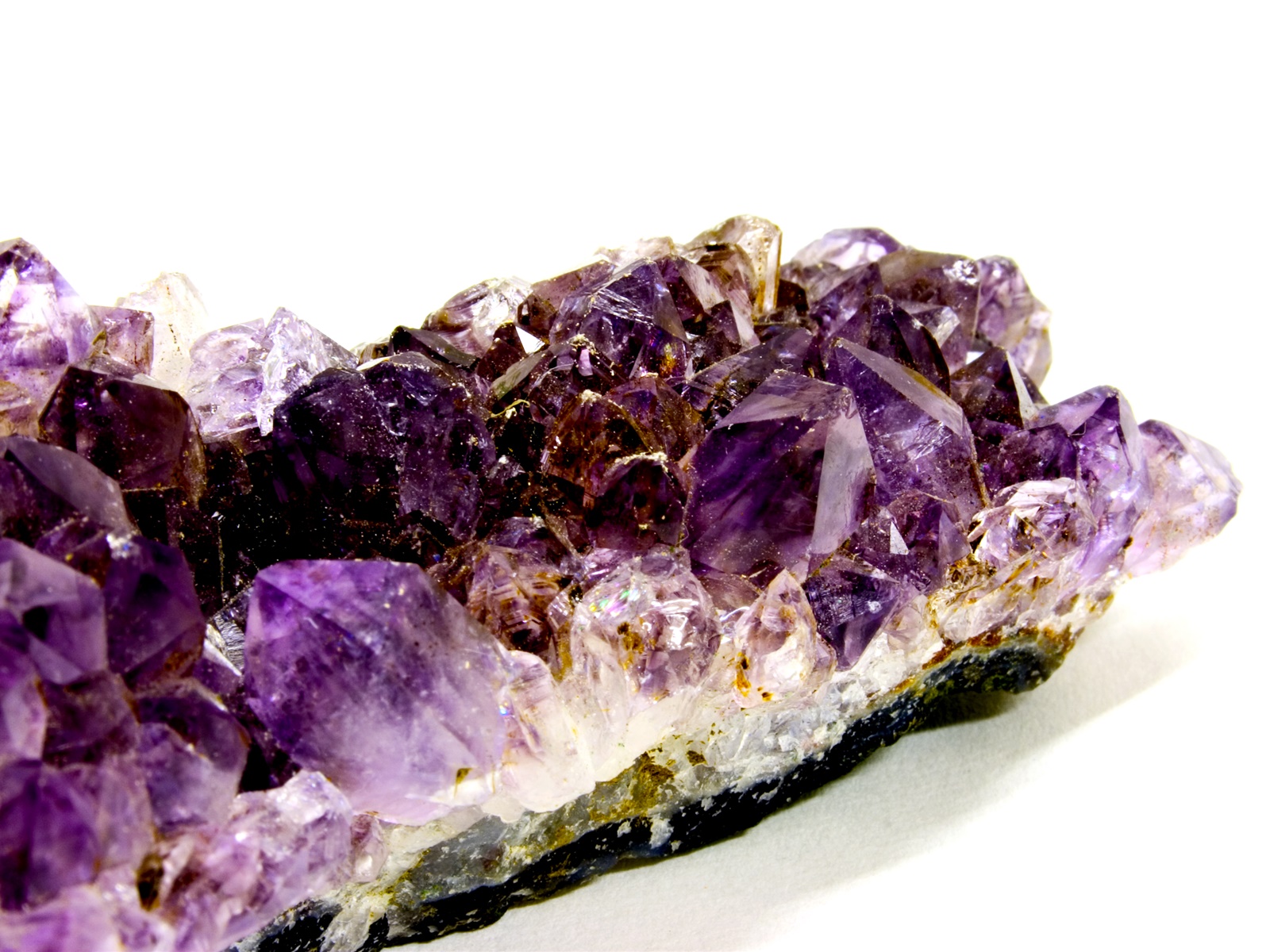 Фиолетовый кварц аметист