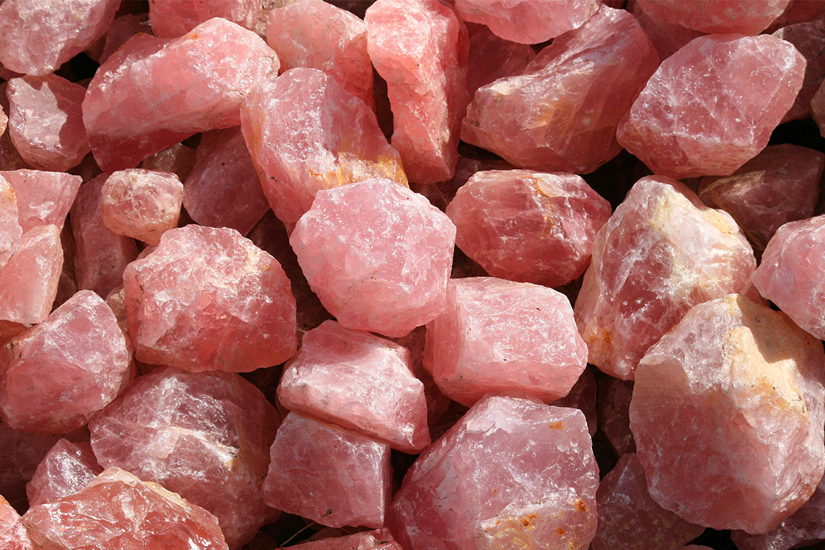 Розовый малина природный камни