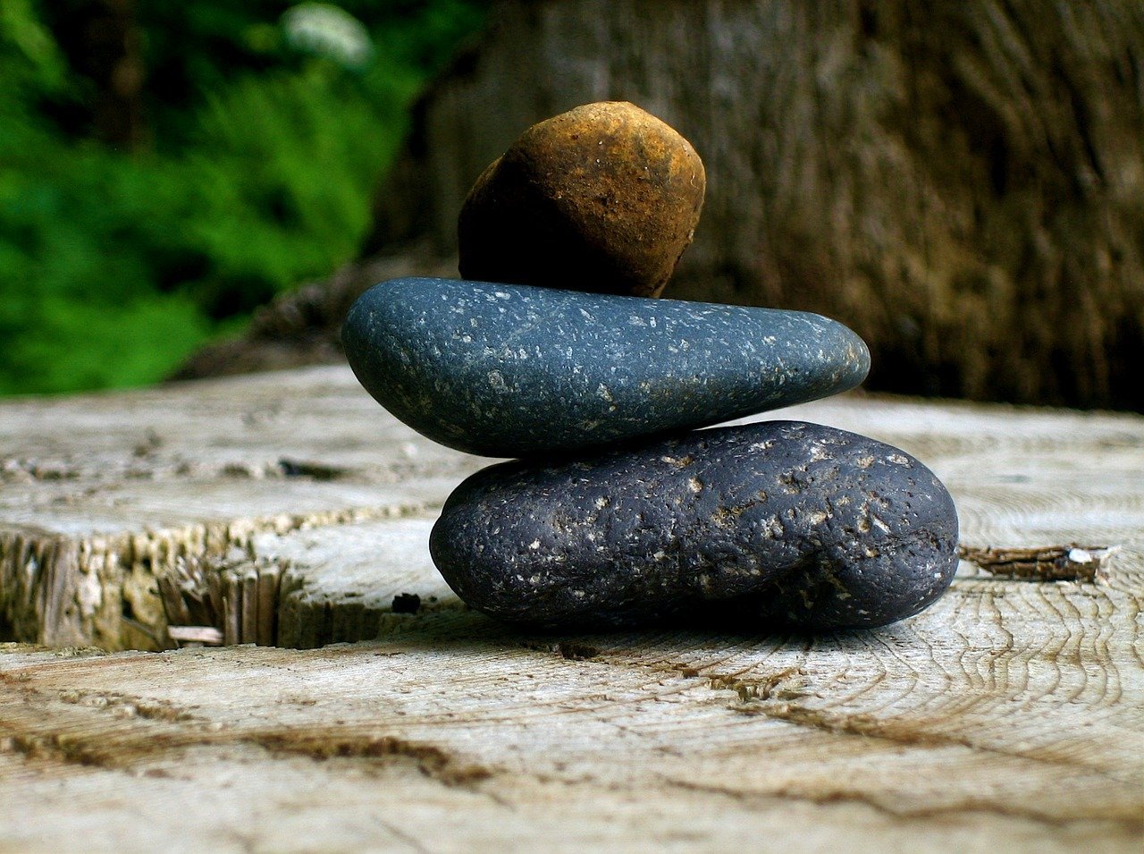 Рабочее равновесие. Камни в природе. Японские камни. Камни спокойствия. Камни равновесие.