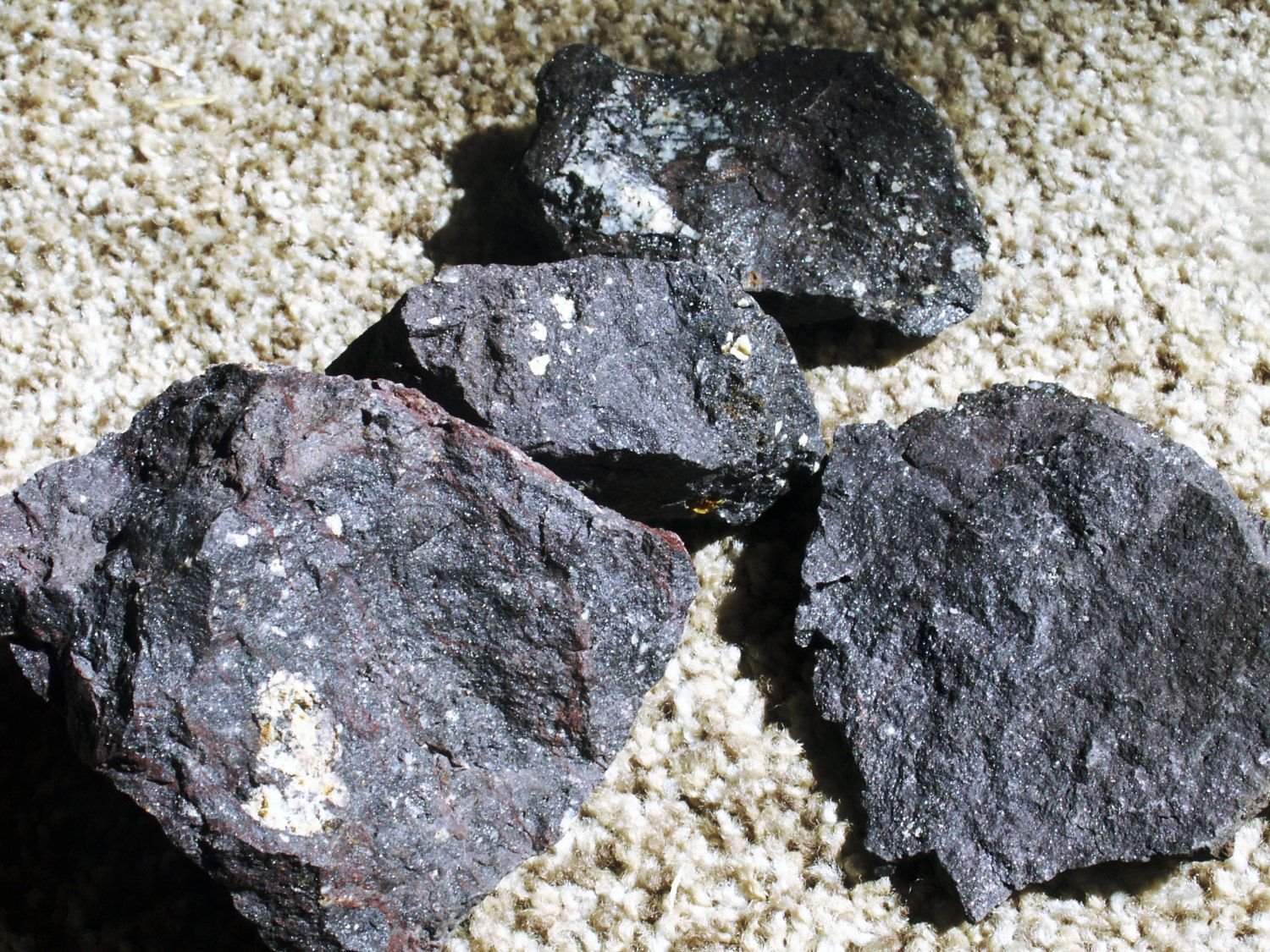 Черный марганец. Hematite Iron ore. Железномарганцевая РДА. Минералы железо-марганцевых руд. Полезные ископаемые железо.