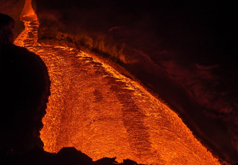 Лавовые пещеры Этна