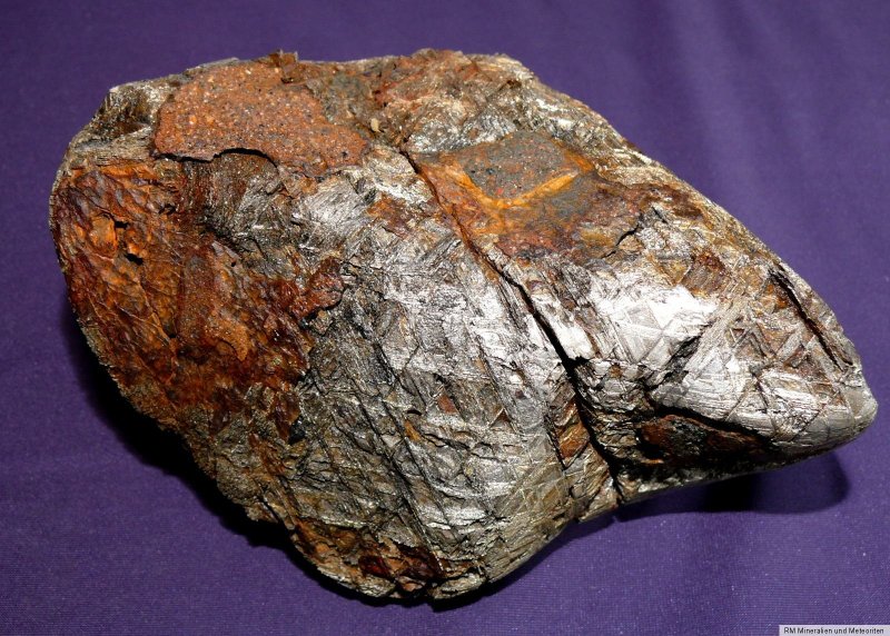 Каменно железный метеорит фото