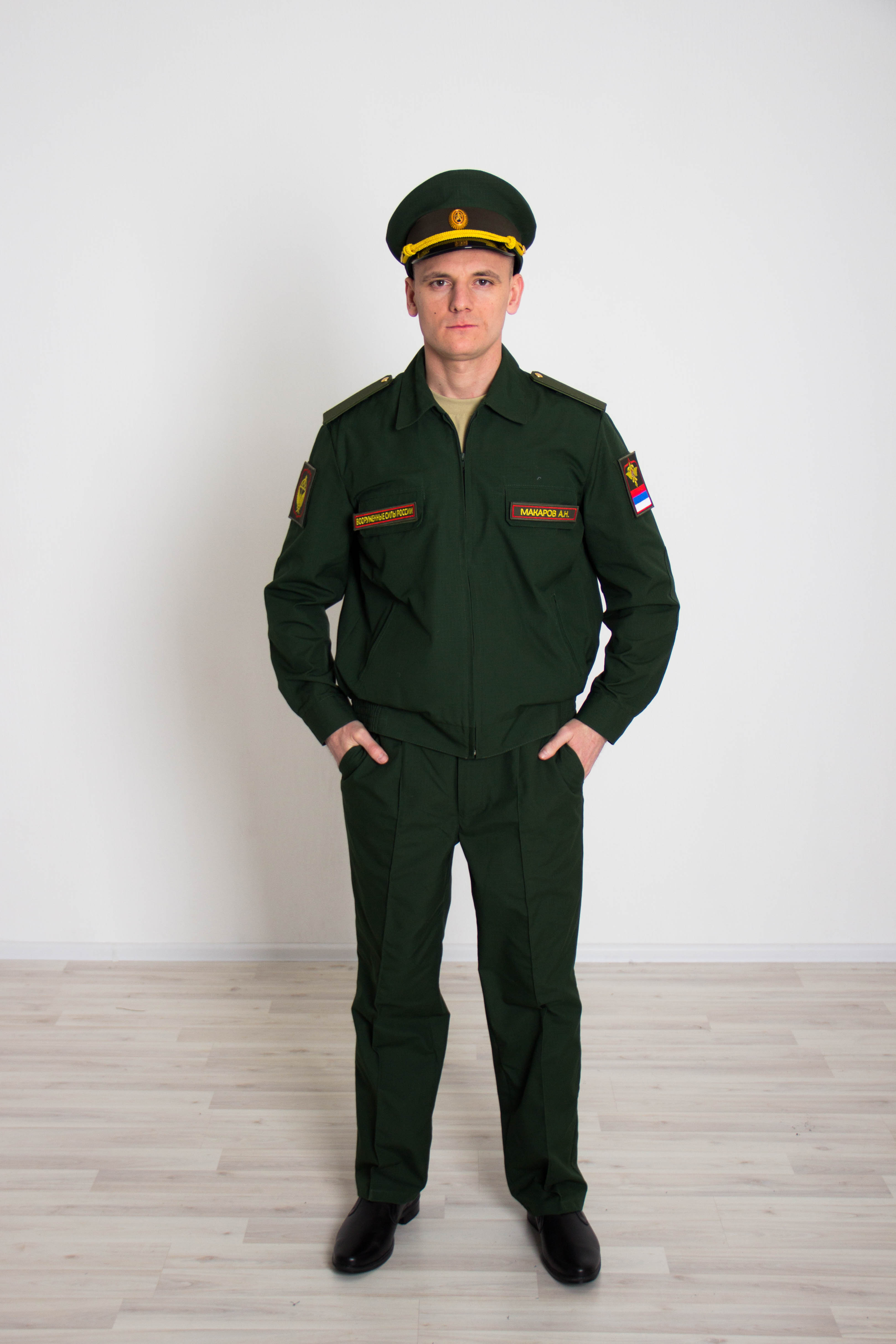 Военнослужащий вс РФ В офисной форме