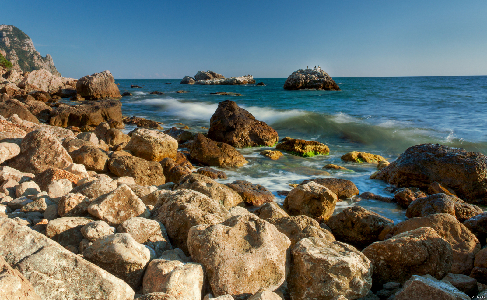 море и скалы крыма
