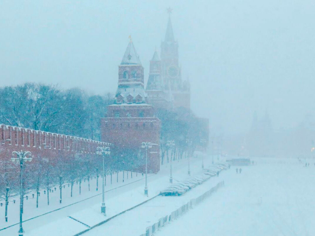 Сколько сегодня снег. Москва снегопад 2021. Снегопад в Москве 13 февраля 2021. Сильный снегопад в Москве 2021. Снегопад в Москве в феврале 2021.