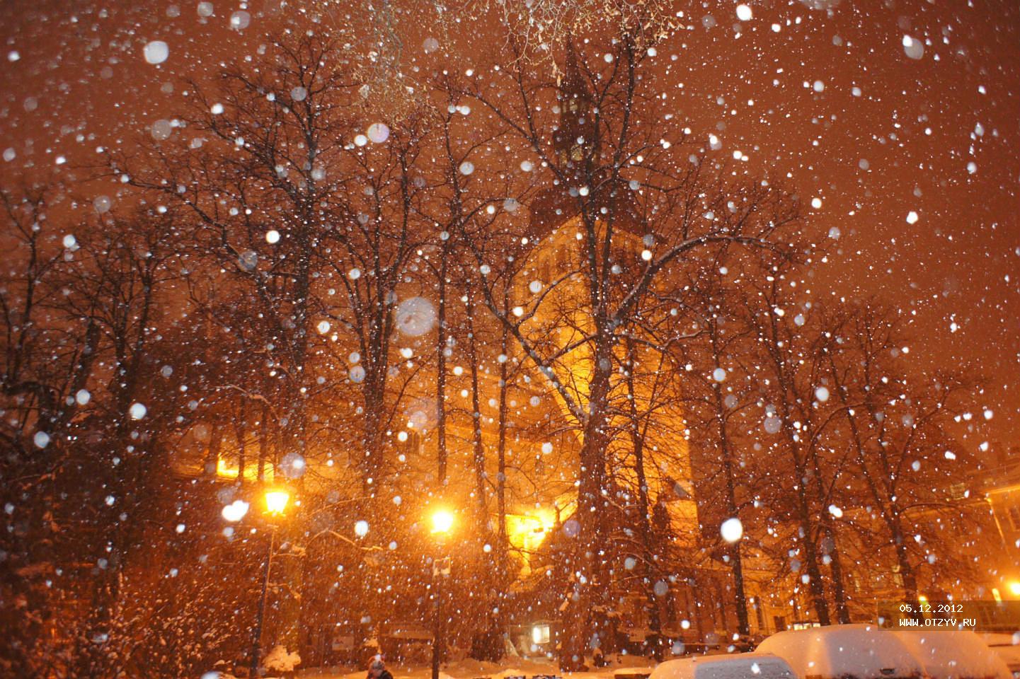 Вечер падающий снег. Красивый снегопад. Хлопья снега. Ночной снегопад. Зима снегопад.