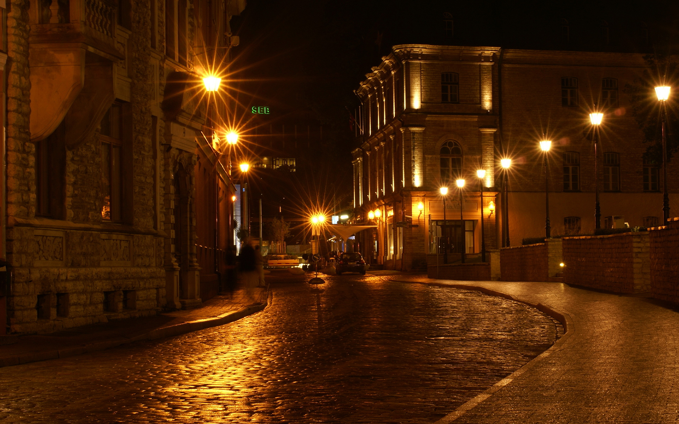 7 вечера на улице. Ночная улица. Вечерняя улица. Ночная улица с фонарями. Ночной город улица.