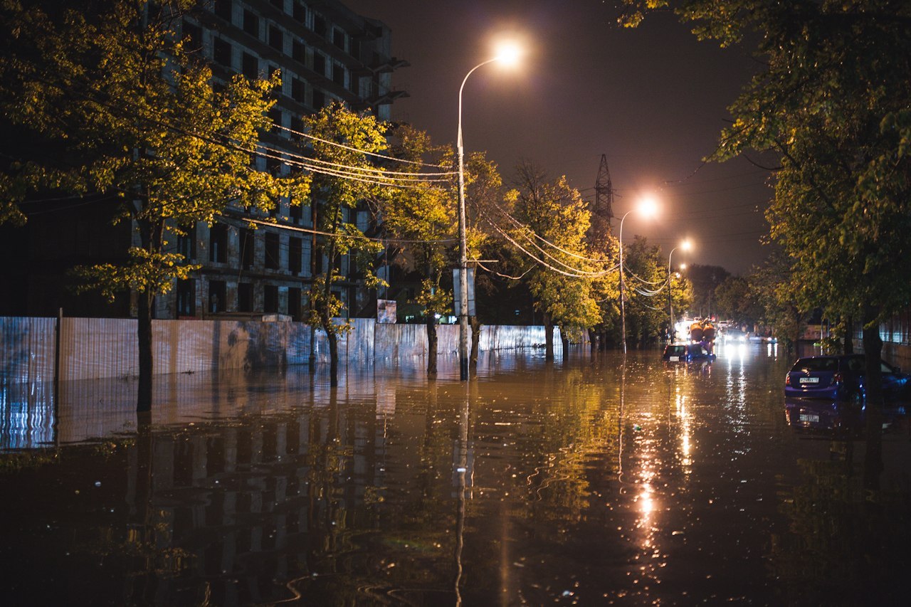 Сегодня ночь дождь есть. Дождливый город. "Дождливый вечер". Город после дождя. Осень улица дождь.