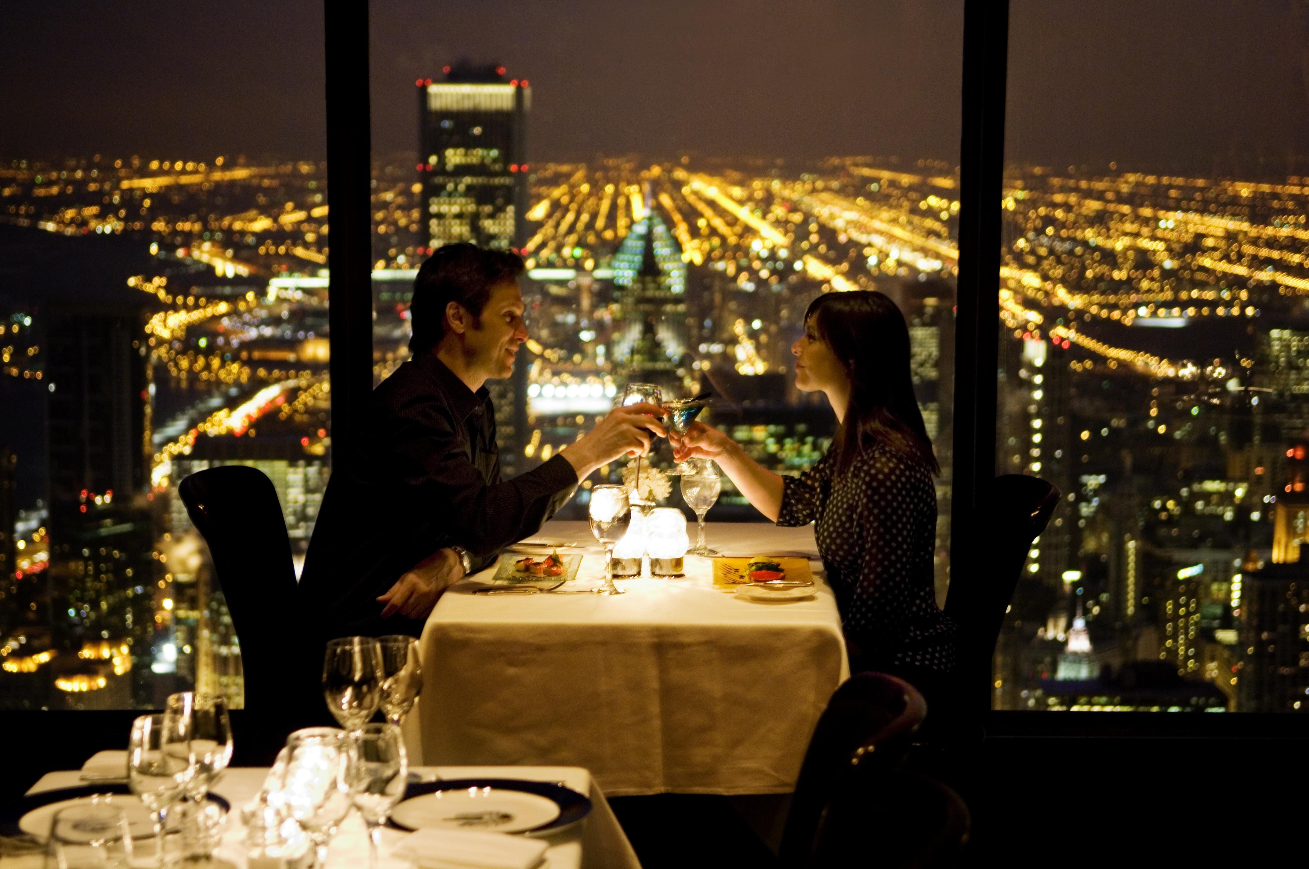 Ужин в 4 часа. Ресторан «dinner in the Sky», Брюссель. Романтический ужин. Романтический ужин в ресторане. Ужин в панорамном ресторане.