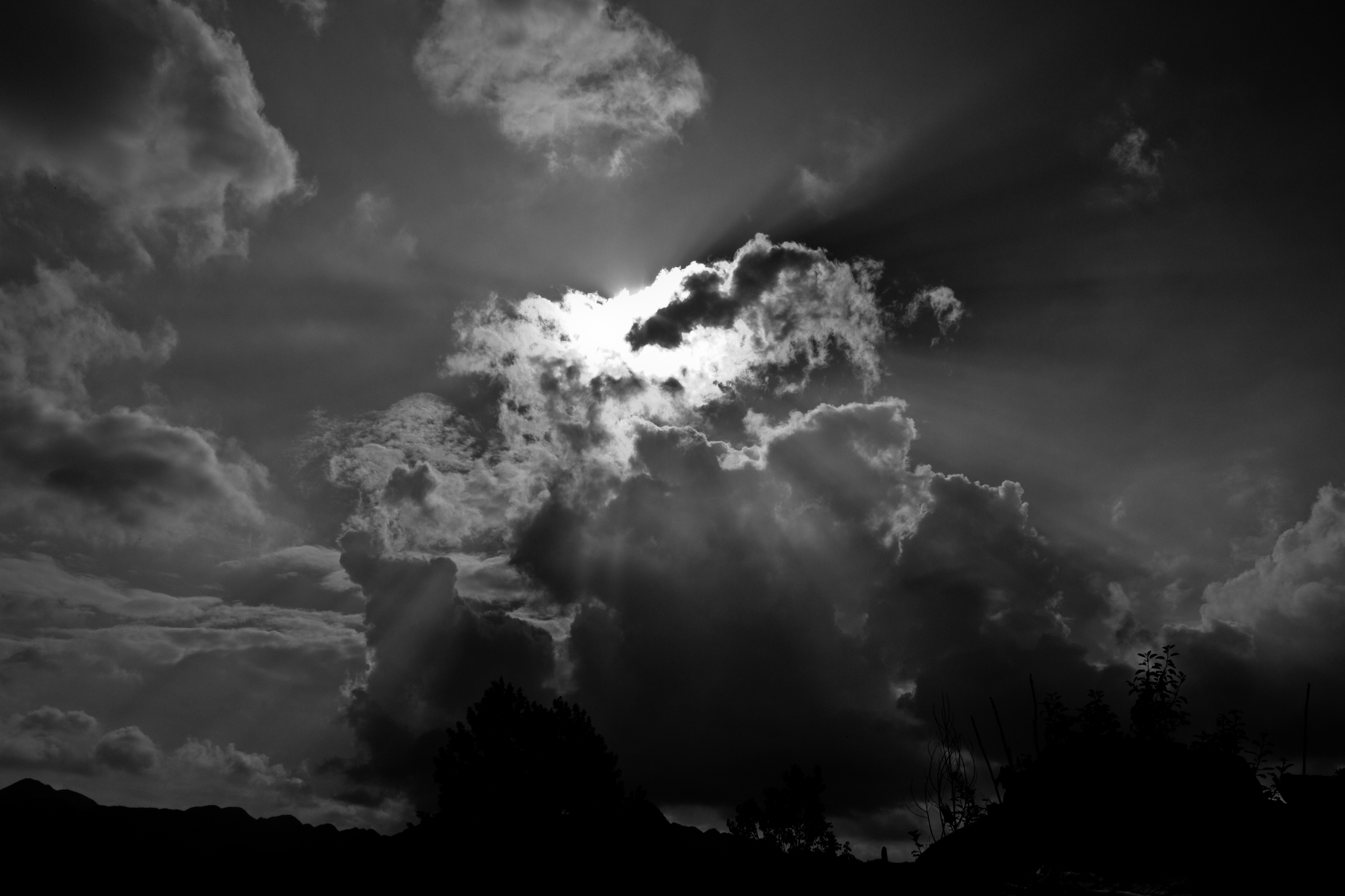 небо черно белая фотография