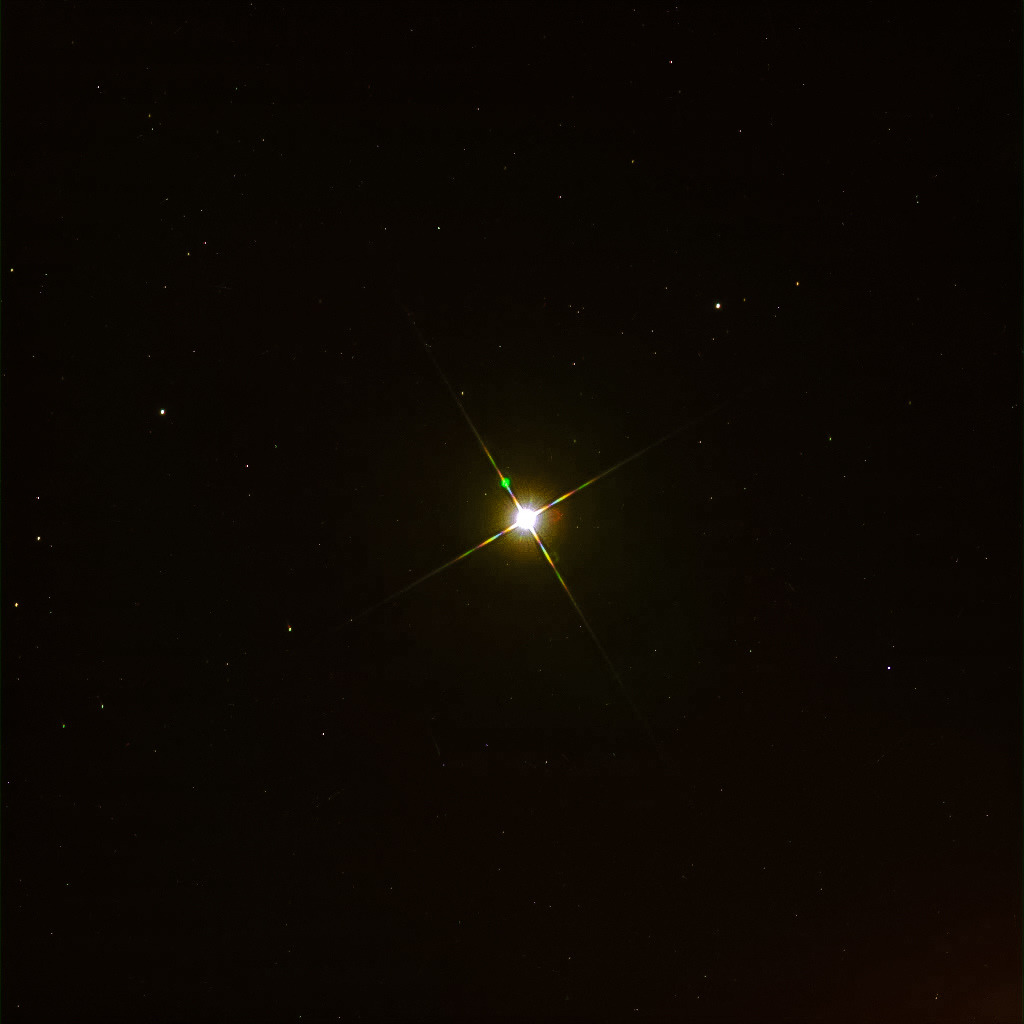 самая яркая звезда в ночном фото