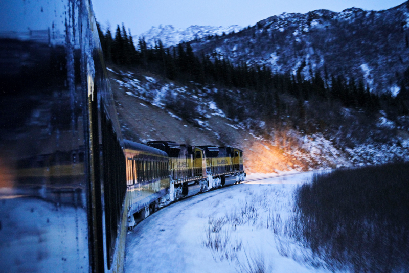 Поезд-отель «Aurora Express» в ретро-стиле на Аляске